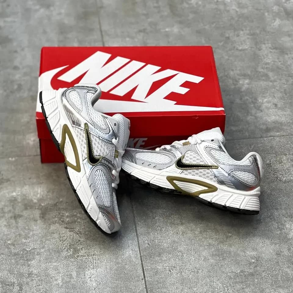 کفش نایک V5K سفید طوسی طلایی مستر کوالیتی وارداتی | Nike V5K White Grey Gold Master Quality — تصویر ۲