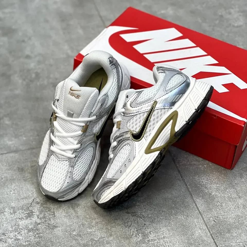 کفش نایک V5K سفید طوسی طلایی مستر کوالیتی وارداتی | Nike V5K White Grey Gold Master Quality — تصویر ۳