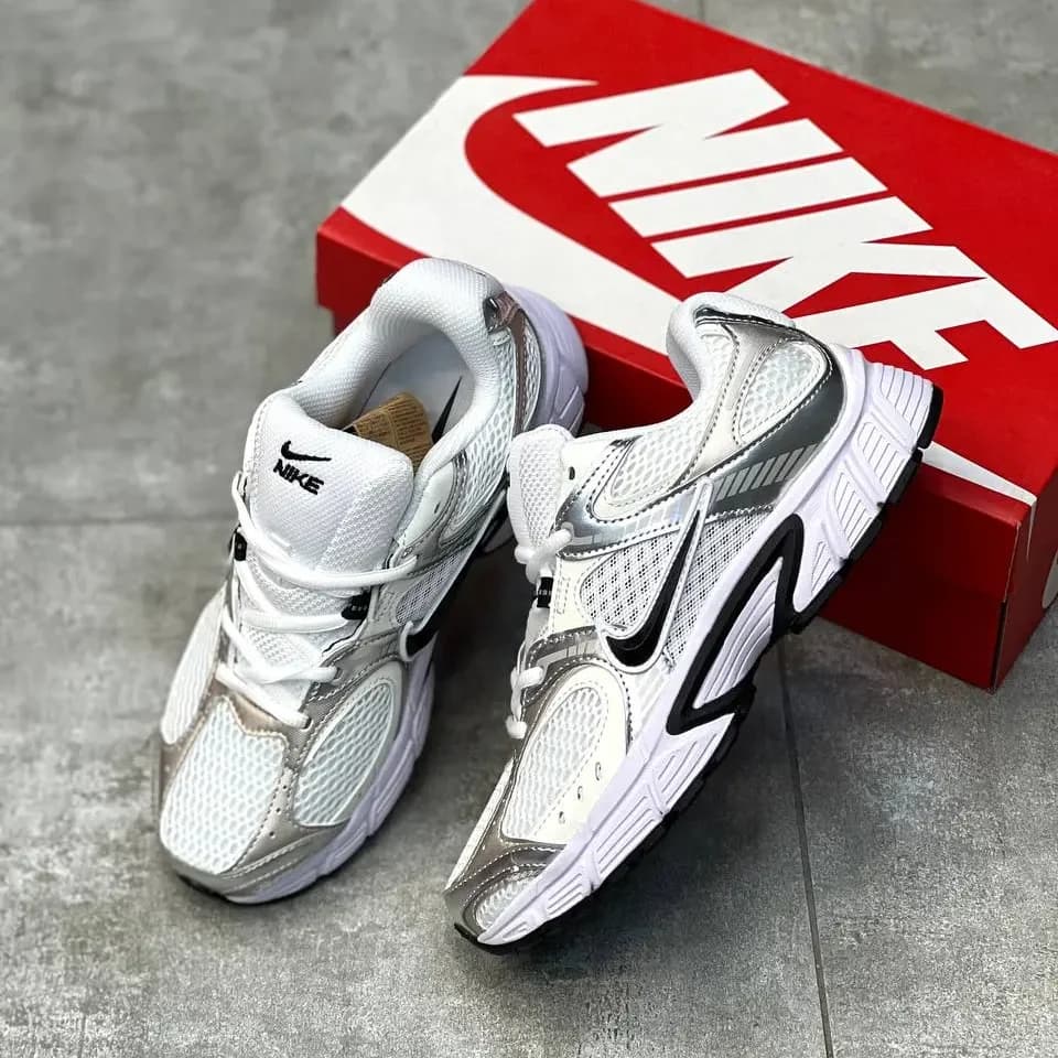 کفش نایک V5K سفید طوسی براق مستر کوالیتی وارداتی | Nike V5K White Grey Shiny Master Quality — تصویر ۳