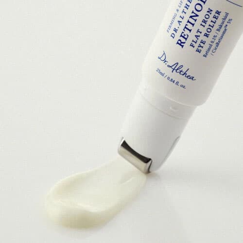 سرم دور چشم رولی دکتر آلتیا حاوی رتینول ضد چروک و جوانساز Dr.Althea Retinol Flat Iron Eye Roller مناسب انواع پوست حجم 25 میلی لیتر — تصویر ۲