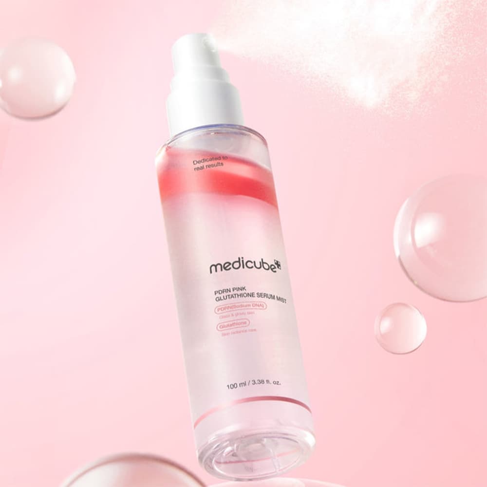 میست سرم روشن کننده گلوتاتیون PDRN مدیکیوب Medicube PDRN Pink Glutathione Serum Mist مناسب برای انواع پوست حجم ۱۰۰ میلیلیتر — تصویر ۲