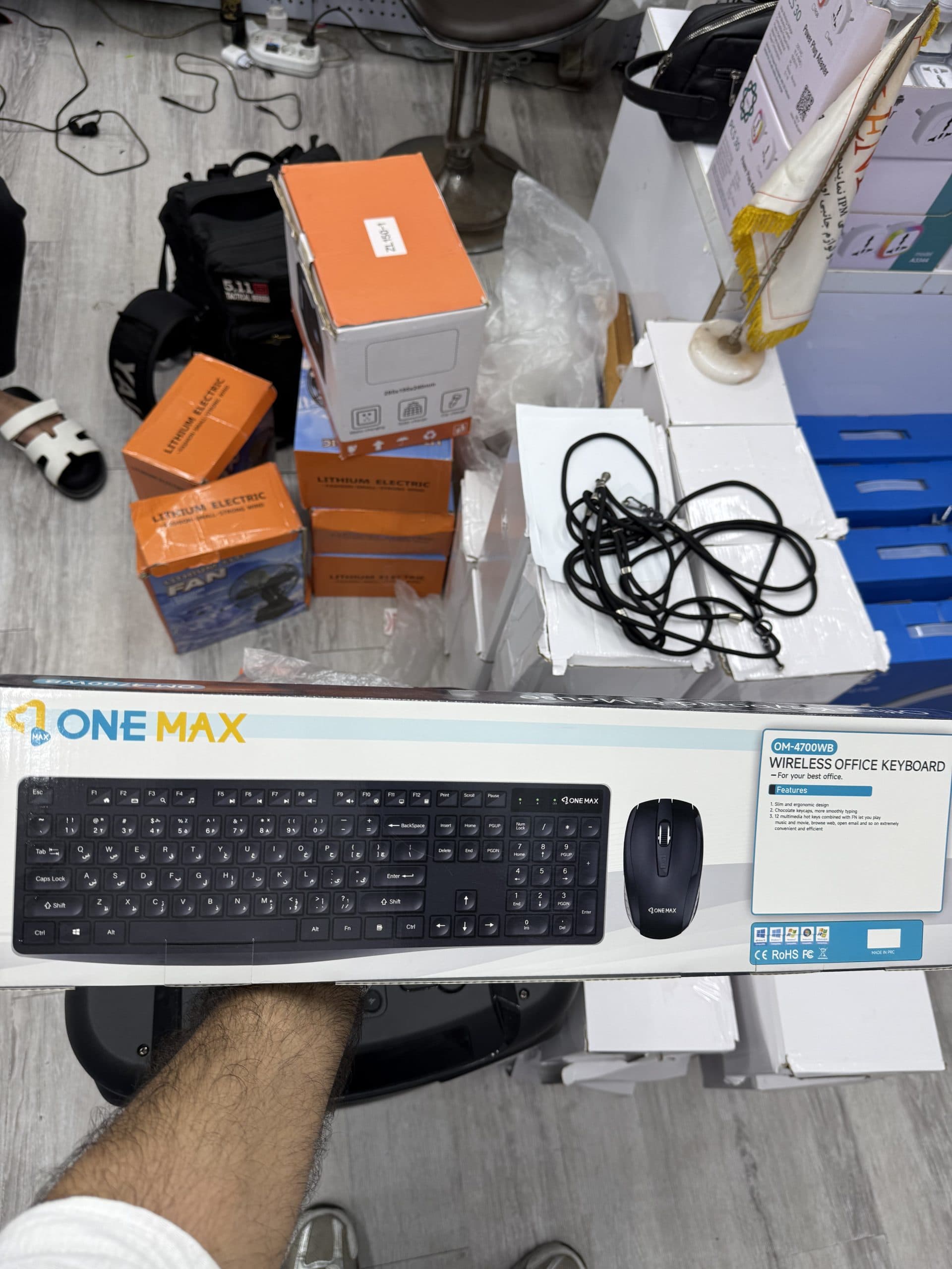 کیبورد و ماوس بی‌سیم وان مکس مدل ONE MAX OM-4700WB با حروف فارسی و کلیدهای شکلاتی اورجینال (عمده و تک) — تصویر ۲