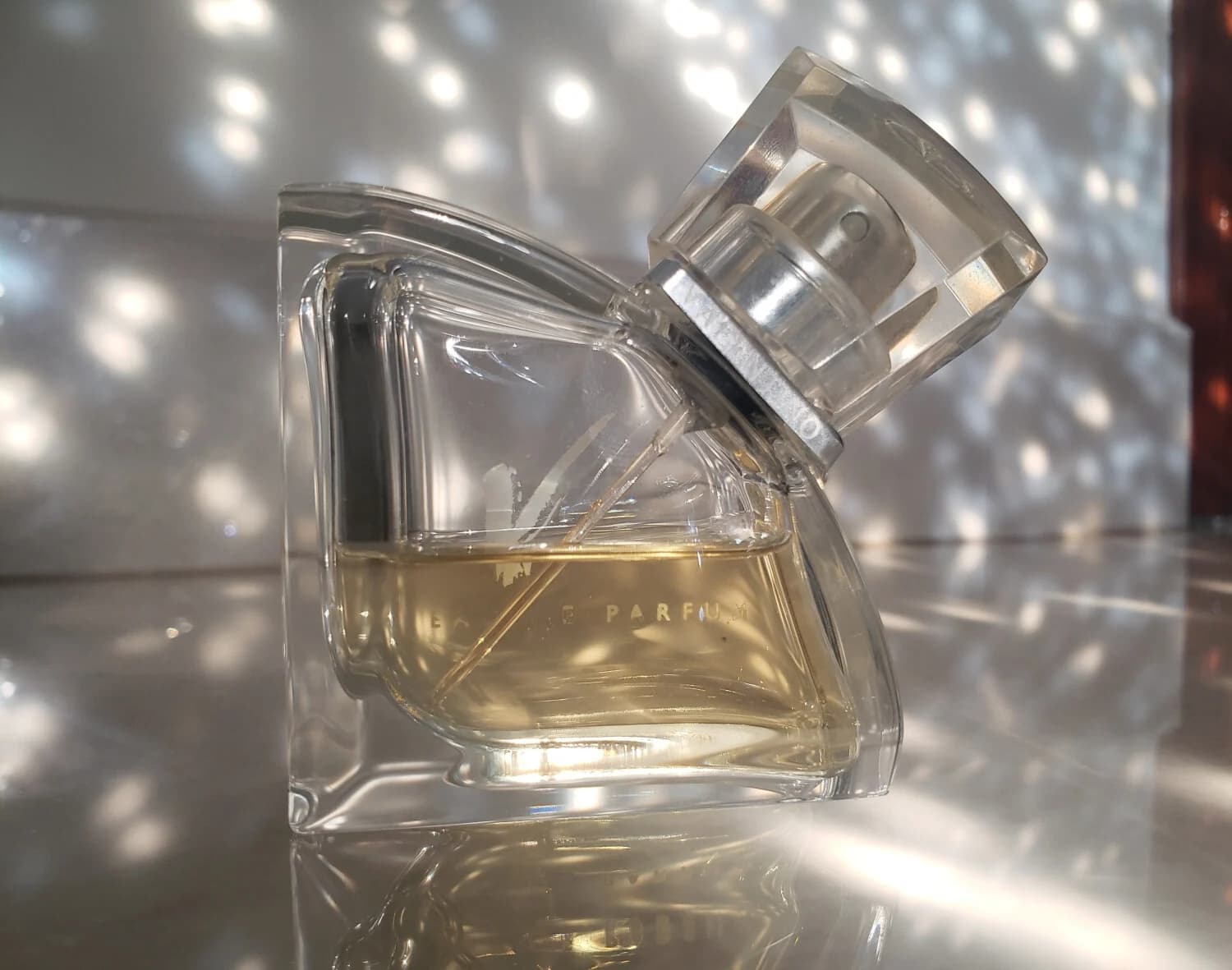 عطر ادکلن والنتینو وی زنانه اصل | Valentino V — تصویر ۷