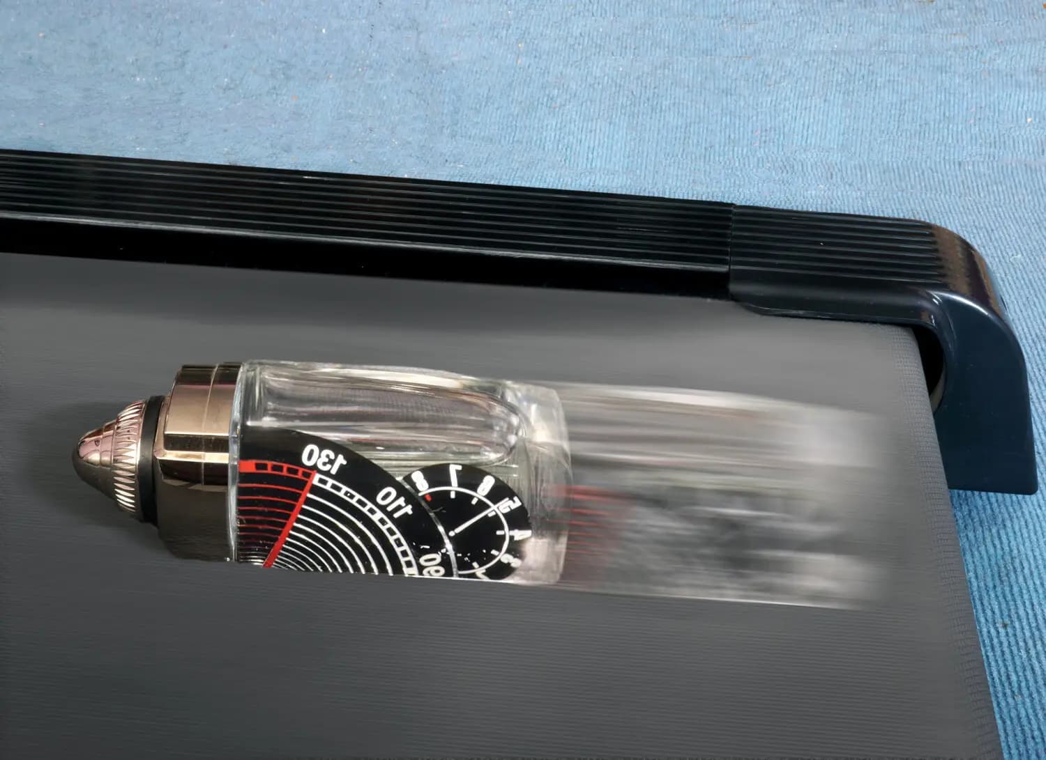 عطر ادکلن کارتیر رودستر اسپرت اسپیدومتر اصل | Cartier Roadster Sport Speedometer Limited Edition — تصویر ۴