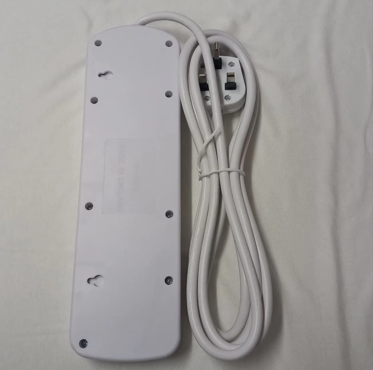 چندراهی برق مدل USB CHARGING 4t3m — تصویر ۴