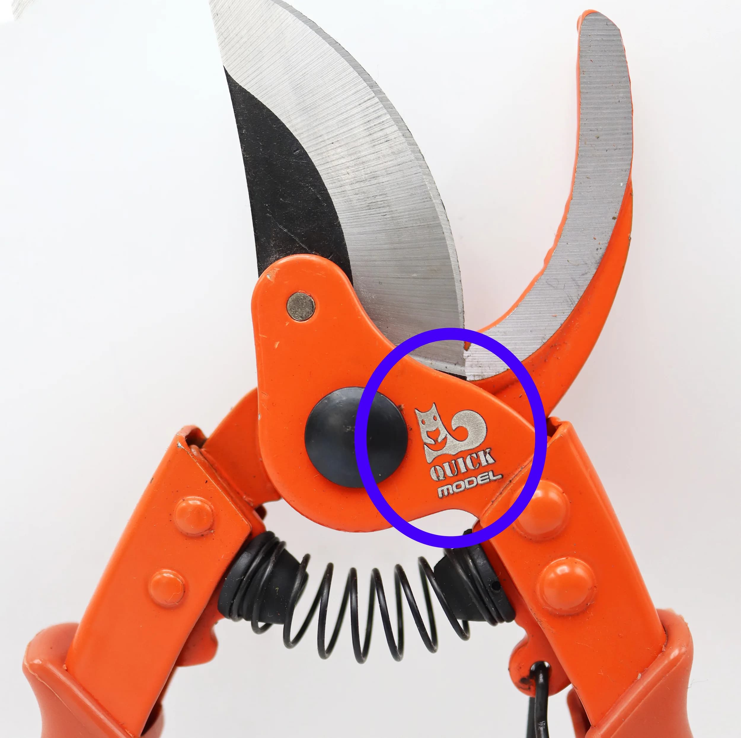 قیچی باغبانی مدل کوییک کد YP-AZ-ROKESHDAR-22CM — تصویر ۸