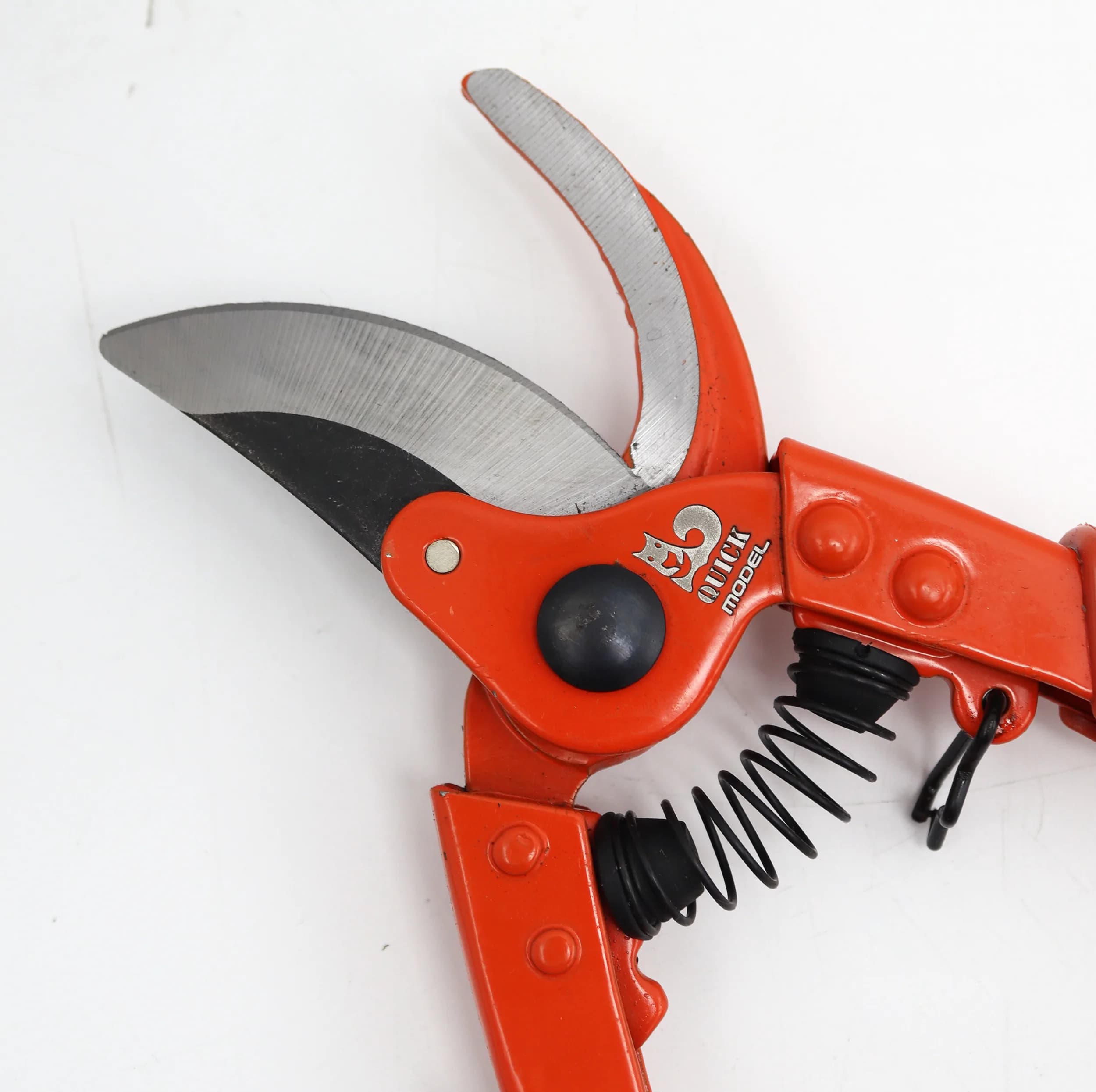 قیچی باغبانی مدل کوییک کد YP-AZ-ROKESHDAR-22CM — تصویر ۵