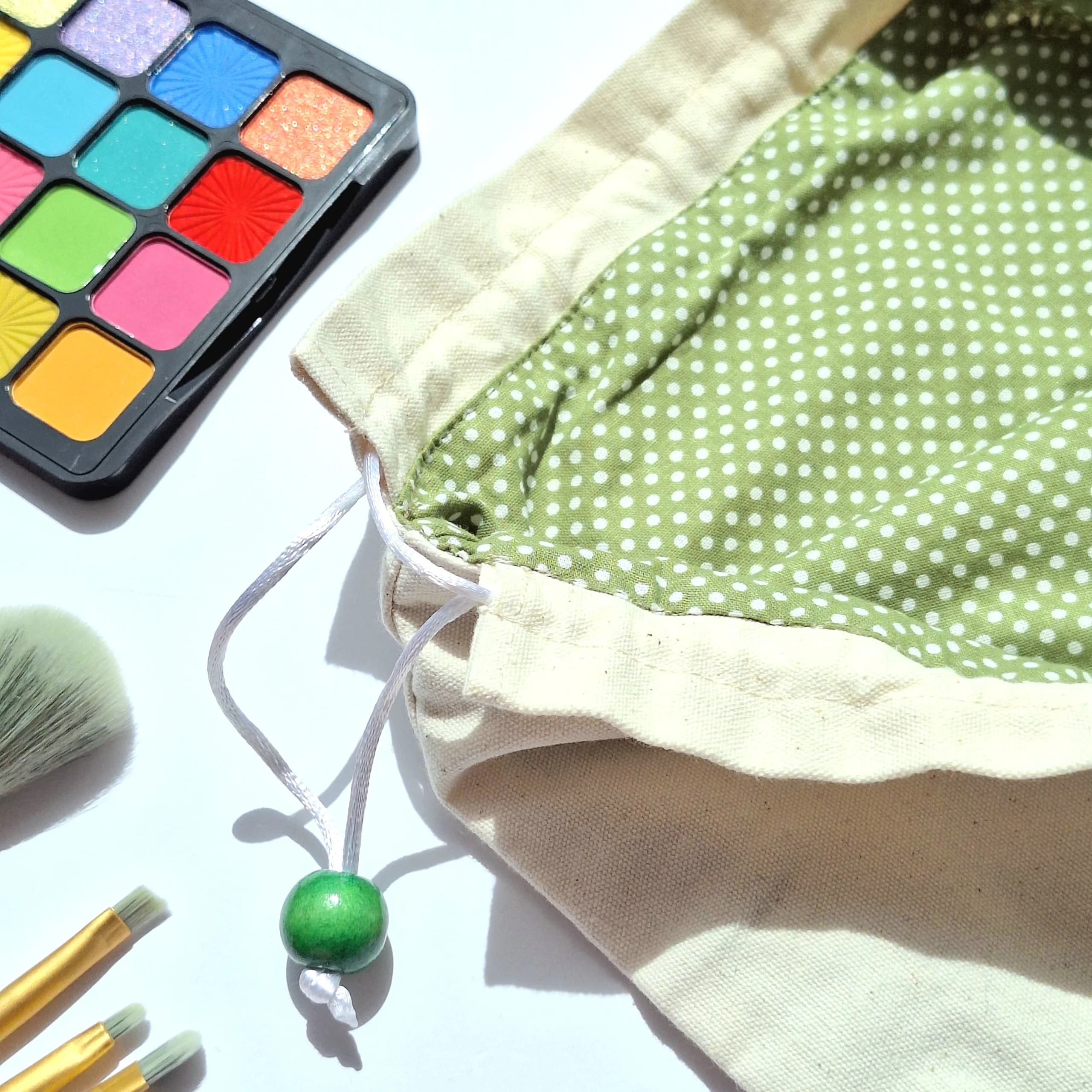 بگ پارچه‌ای جمع شو آستردار طرح سبد گل — تصویر ۳