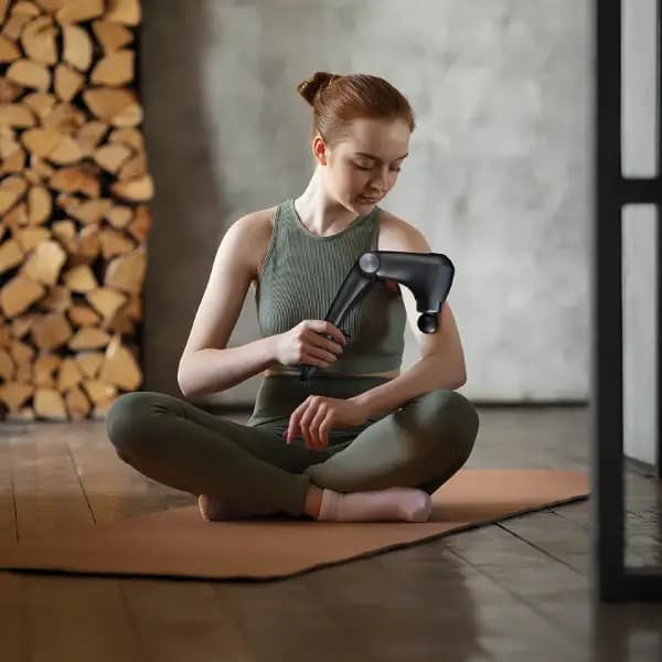 ماساژور دستی تاشو با قابلیت تنظیم زاویه گرین لاین مدل Green Lion Foldable Massage Gun — تصویر ۲