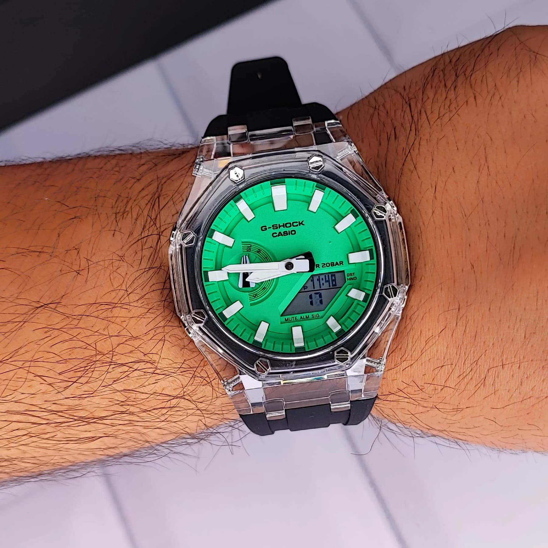 ساعت مچی عقربه‌ای مردانه دو زمانه جی شاک سبز مشکی مدل GA-2100