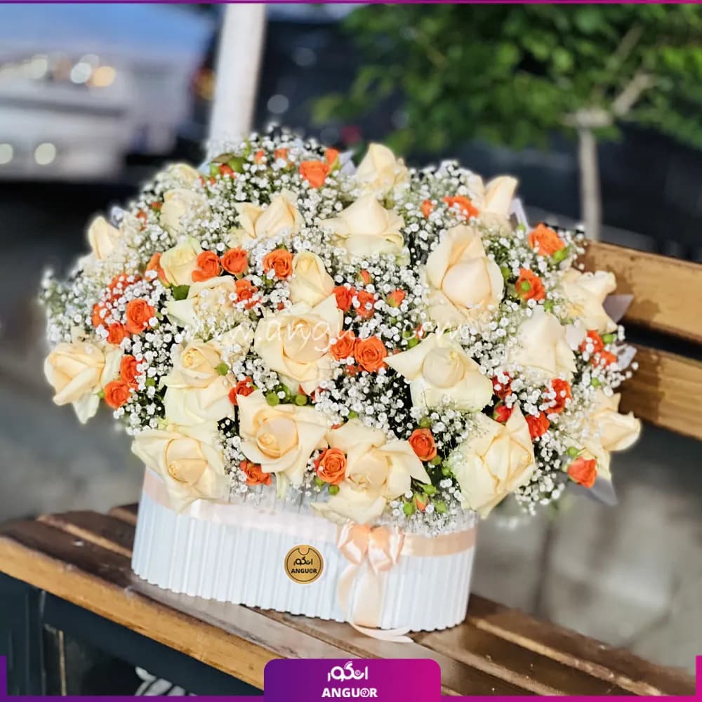 باکس گل جدید ( 21 شاخه رز سفید)