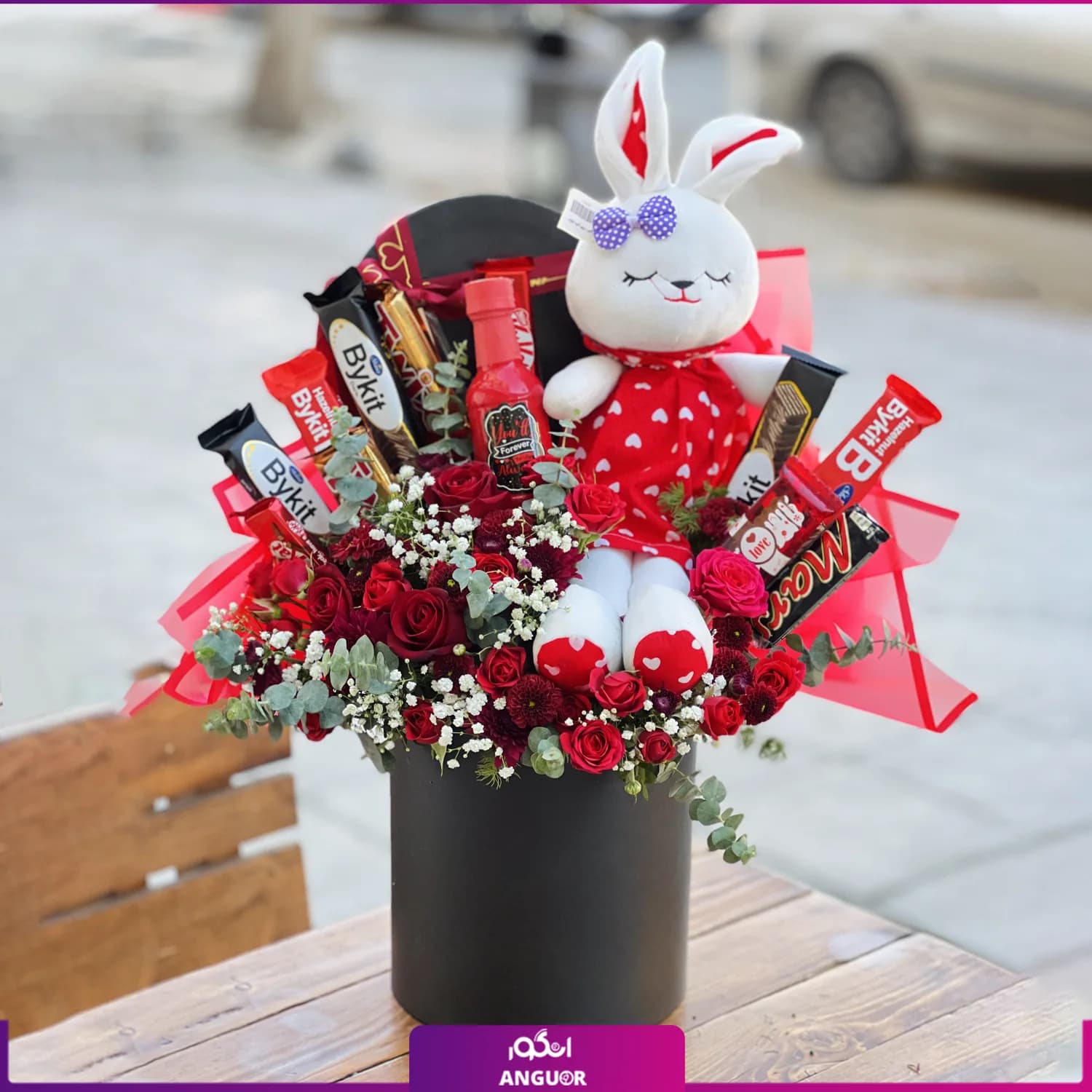 باکس گل عروسک و شکلات رمانتیک