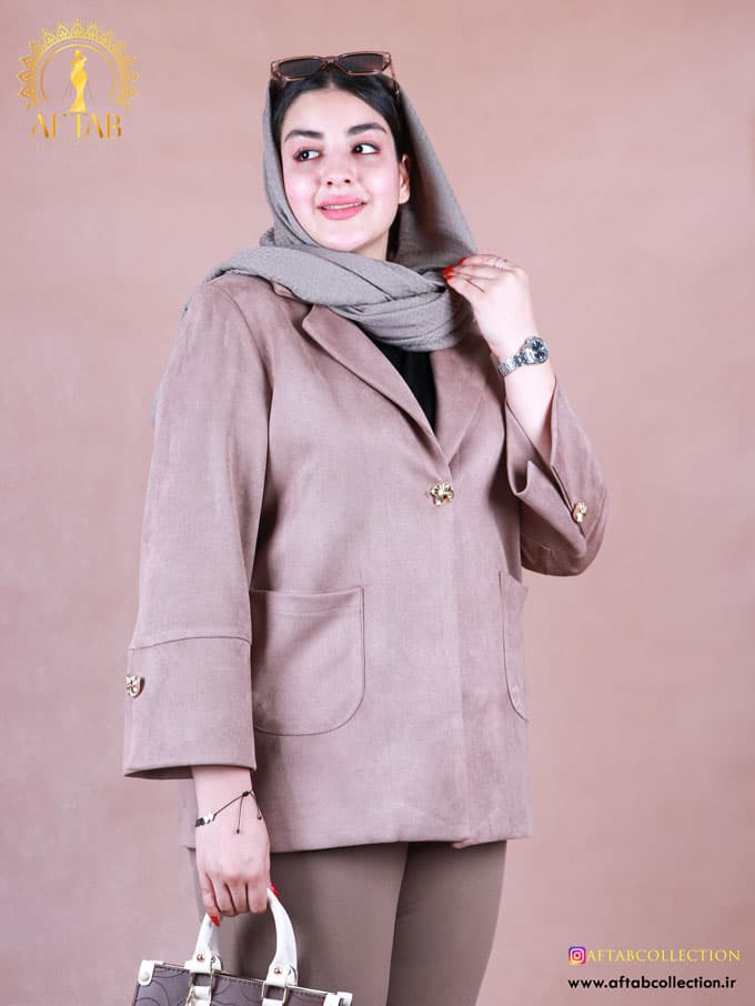 پالتو سوییت دکمه طلایی سایزبزرگ 7291 — تصویر ۳