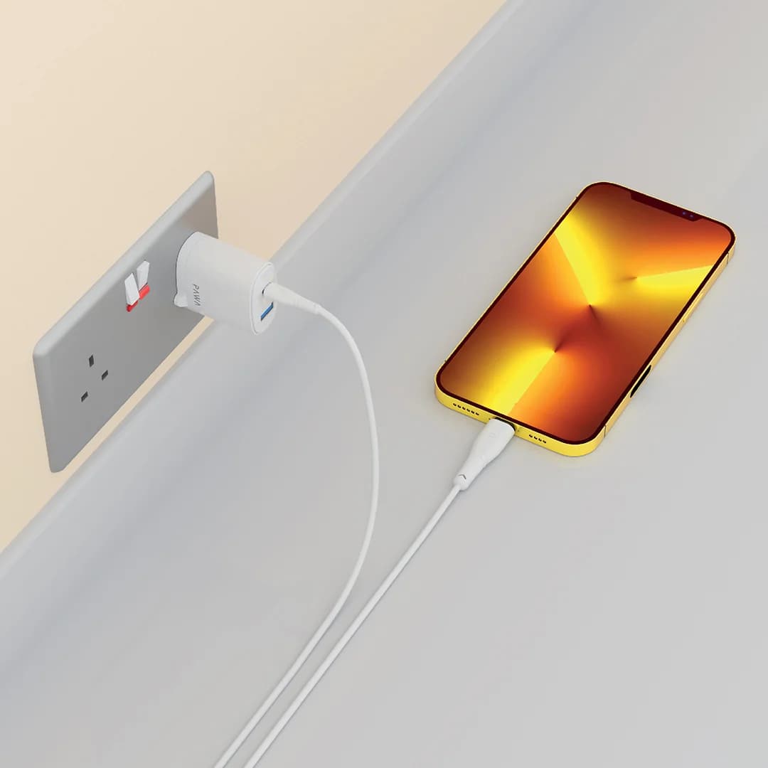 شارژر دیواری PD 20W پاوا مدل به همراه کابل USB TYPE-C – LIGHTNING — تصویر ۳