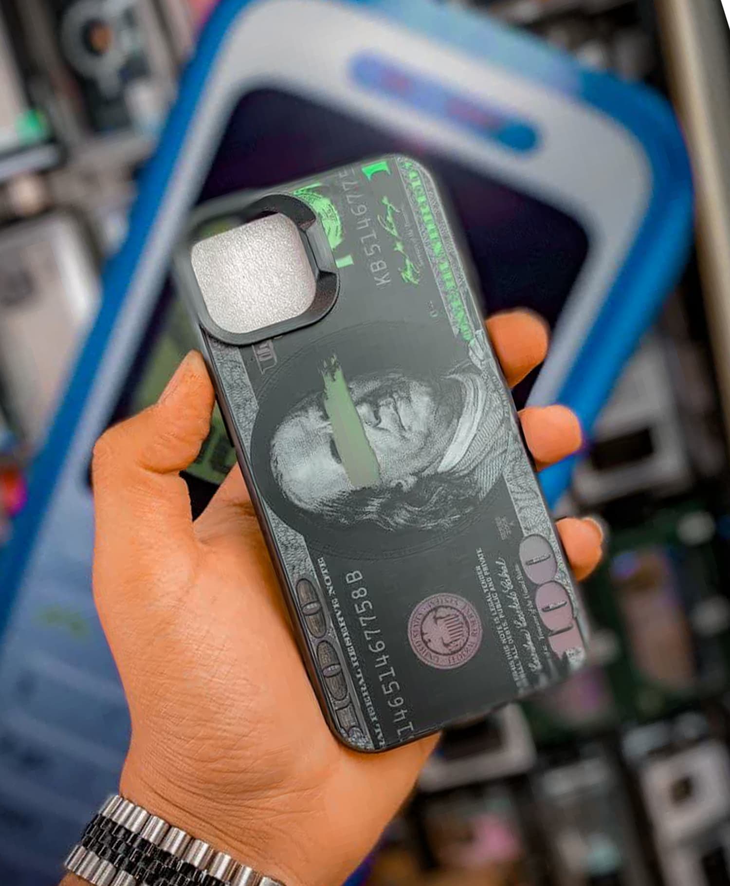 کاور طرح دلار گوشی موبایل آیفون Iphone 11 — تصویر ۲