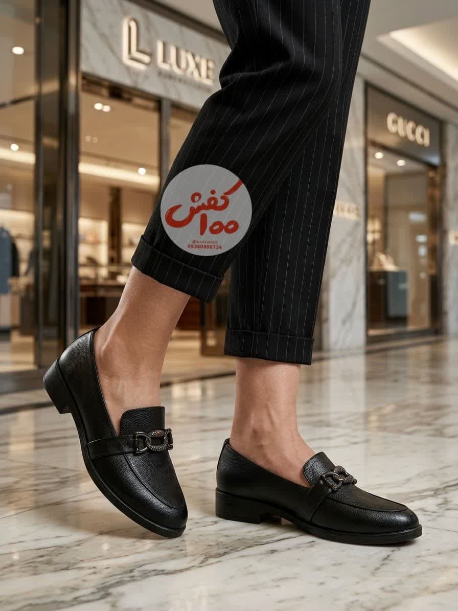 کالج زنانه بزرگپا دلار پاشنه کوتاه