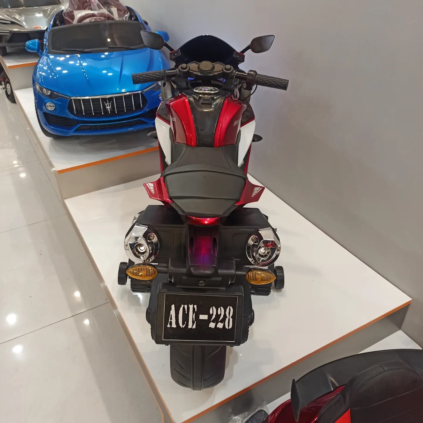 موتور شارژی کودک مدل ACE-208 متالیک — تصویر ۴