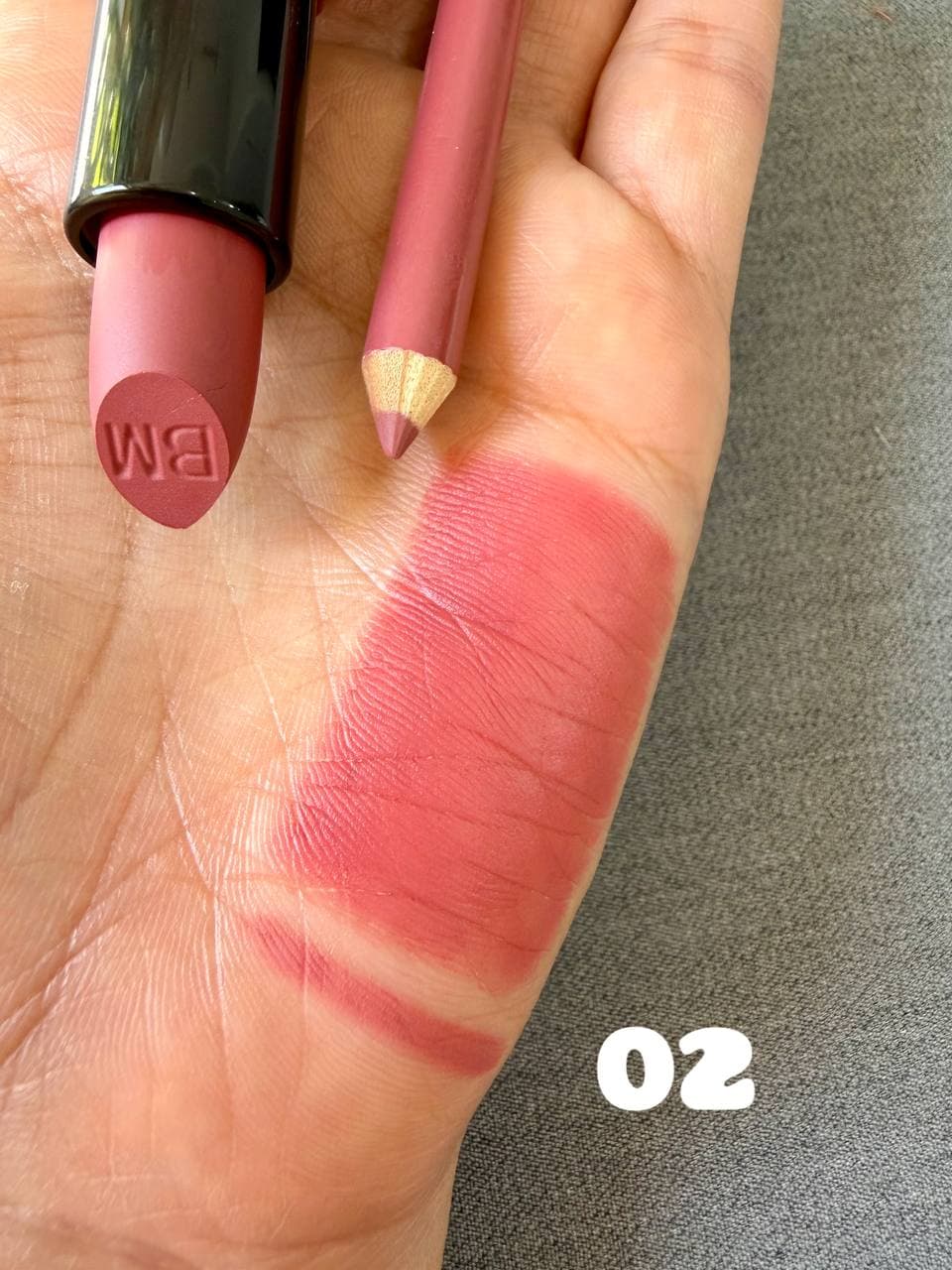 ست رژلب و مداد لب BM کد 2 — تصویر ۲