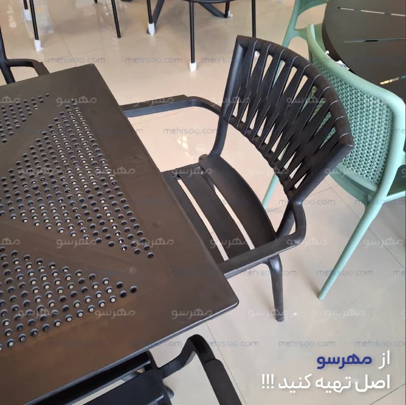 میز و صندلی پلیمری 4 نفره رومئو کلیپ — تصویر ۴