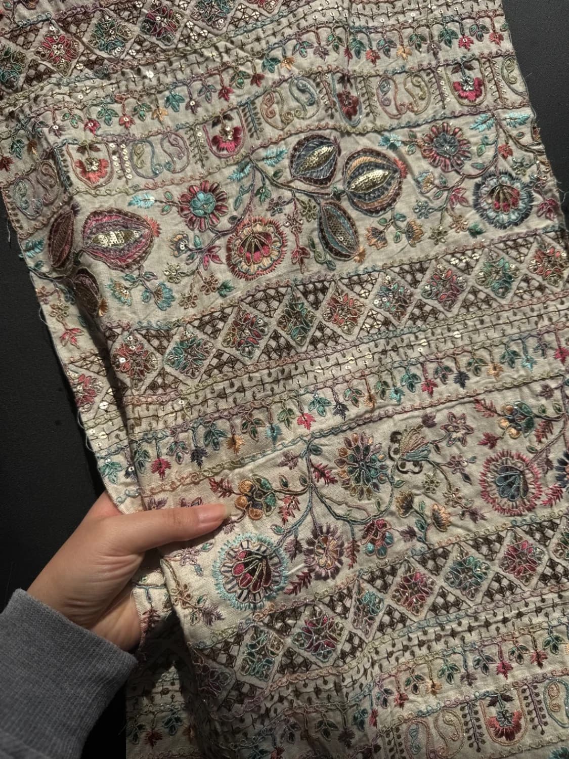 پارچه لینن هندی سوزندوزی سفید — تصویر ۵