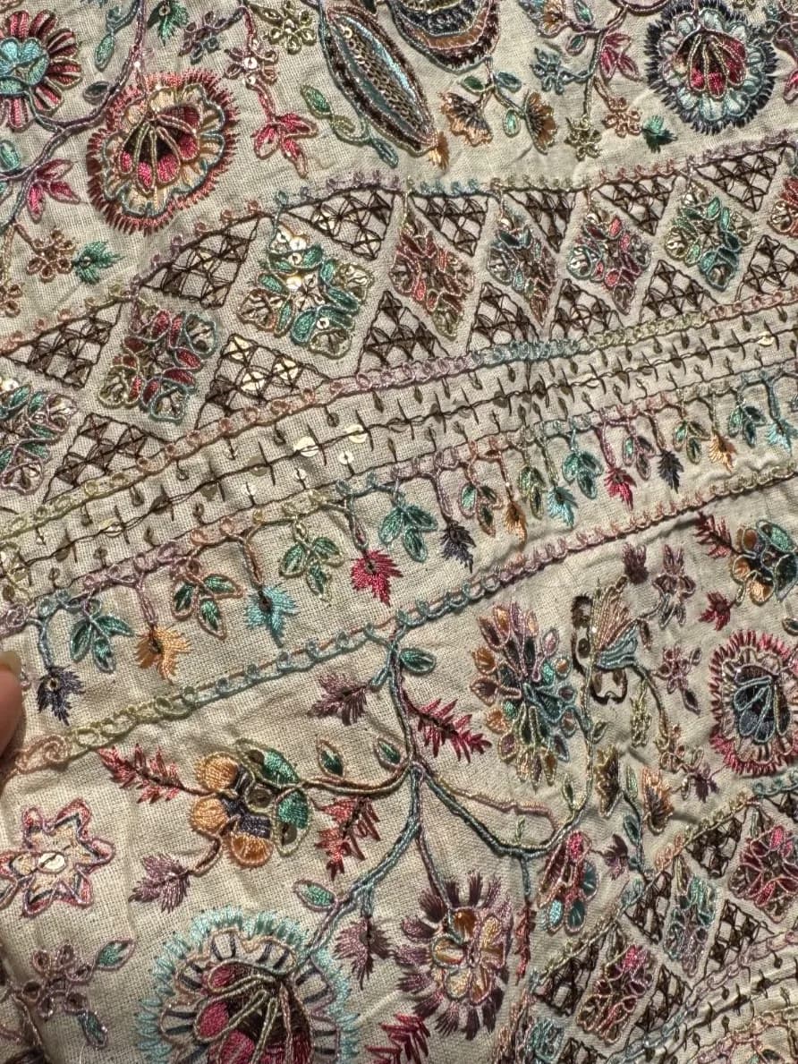 پارچه لینن هندی سوزندوزی سفید — تصویر ۳