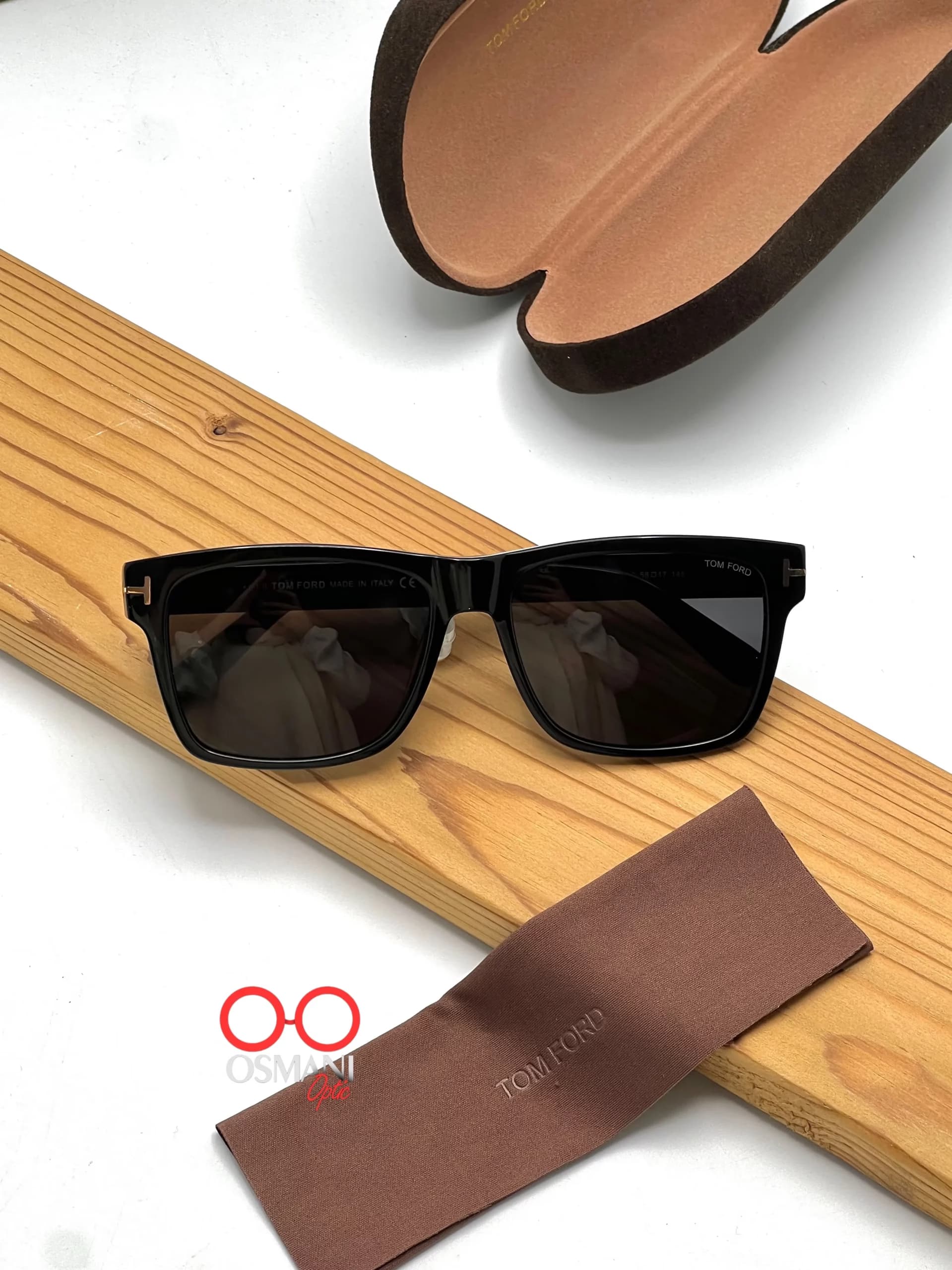 عینک آفتابی مردانه تامفورد مدل Tom Ford TF0906 Buckey — تصویر ۲