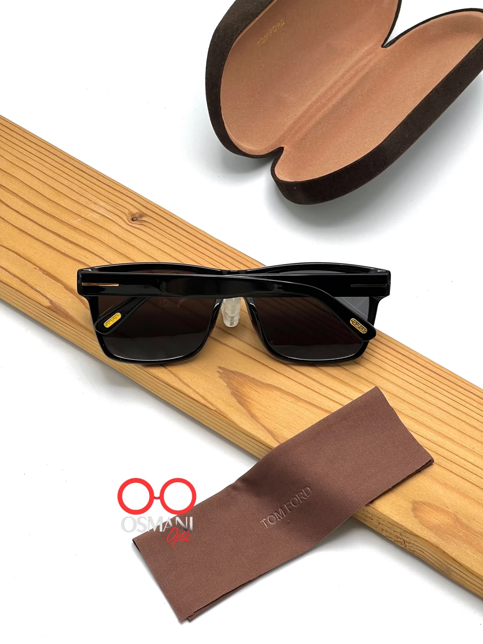 عینک آفتابی مردانه تامفورد مدل Tom Ford TF0906 Buckey — تصویر ۳