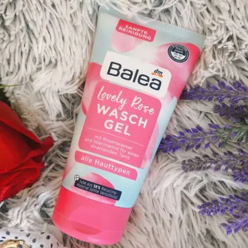 ژل شستشوی صورت گل رز باله آ Balea حجم 150 میل — تصویر ۲