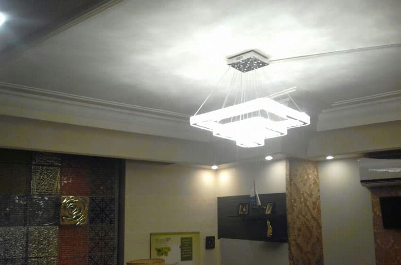 آویز مدرن کریستالی 8103 با ابعاد 60 و 40 و 20 مربع — تصویر ۷