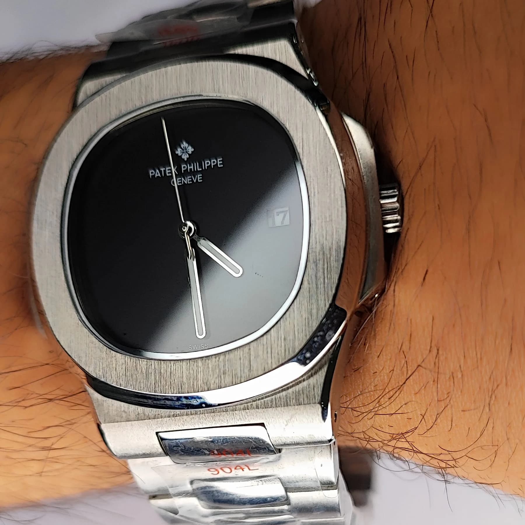 ساعت مچی مردانه پتک فیلیپ موتور ژاپن مدل ناتیلوس نقره ای مشکی (Patek Philippe Nautilus) — تصویر ۷