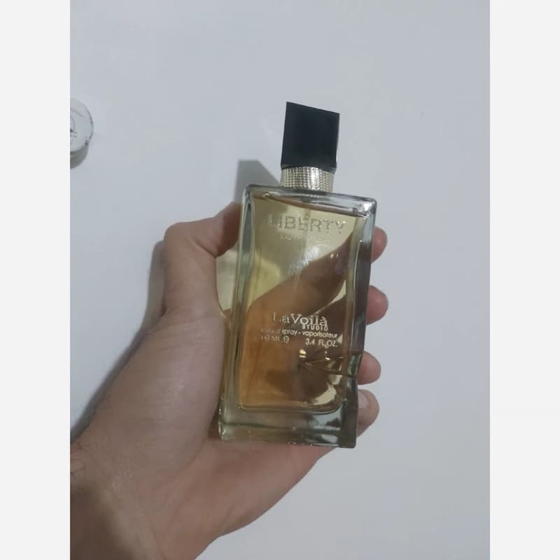 ادکلن زنانه ایو سن لورن لیبره Yves Saint Laurent Libre حجم 100 میل — تصویر ۳