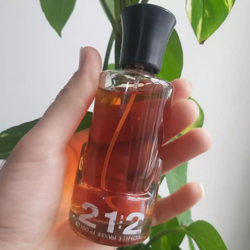 ادکلن مردانه لوکابوسی مدل 212 حجم 100 میلی لیتر — تصویر ۲