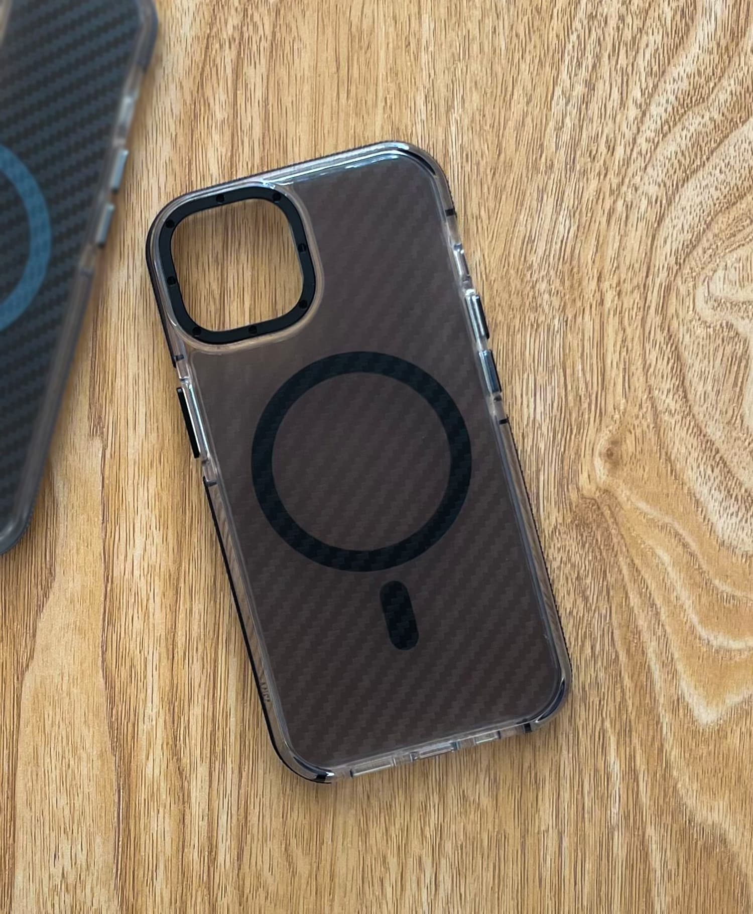 قاب مجیک ماسک طرح کربن مگ سیف دار گوشی موبایل Iphone 13 — تصویر ۳