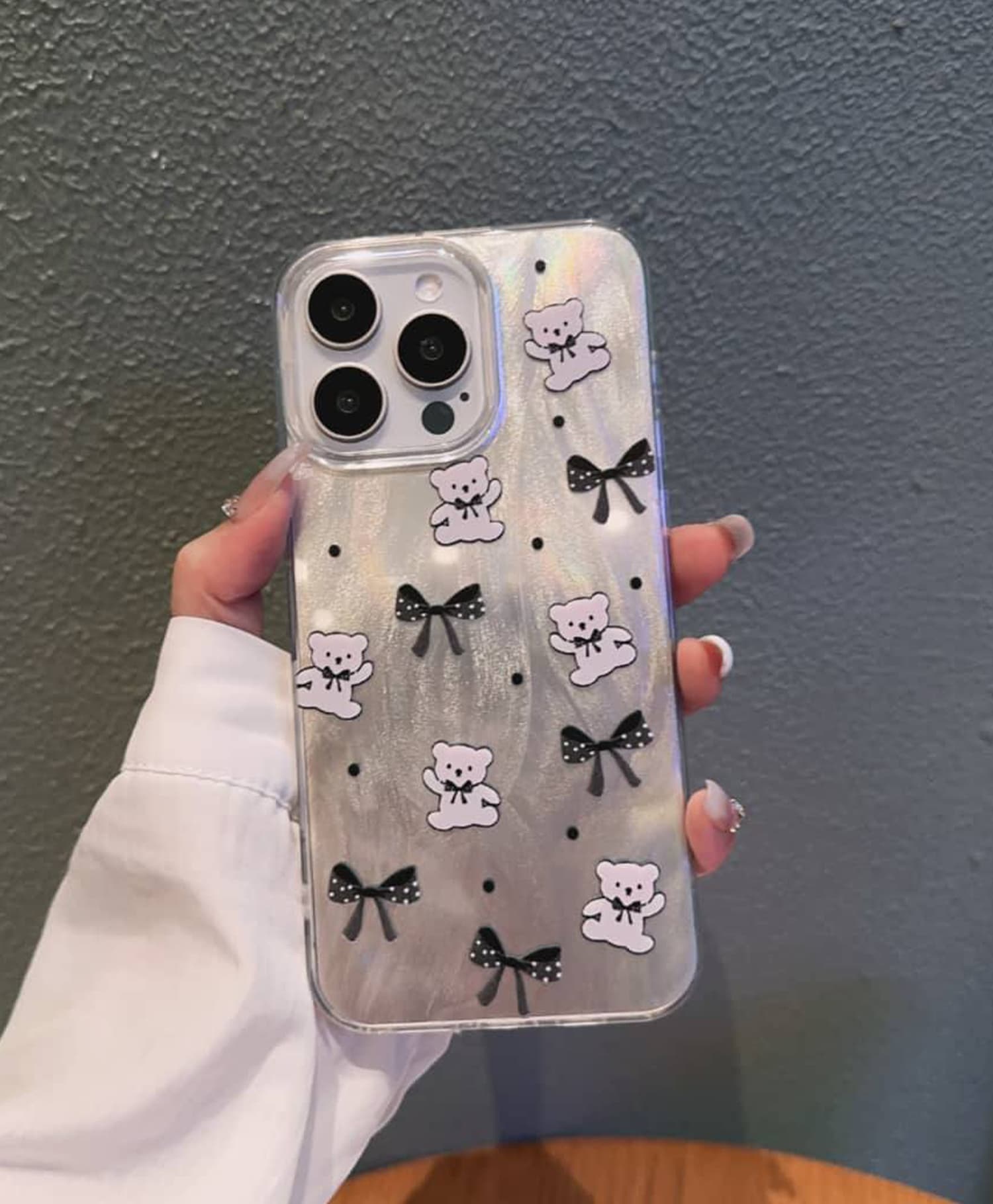 قاب هولوگرامی طرح دار گوشی موبایل آیفون Iphone 13 — تصویر ۴