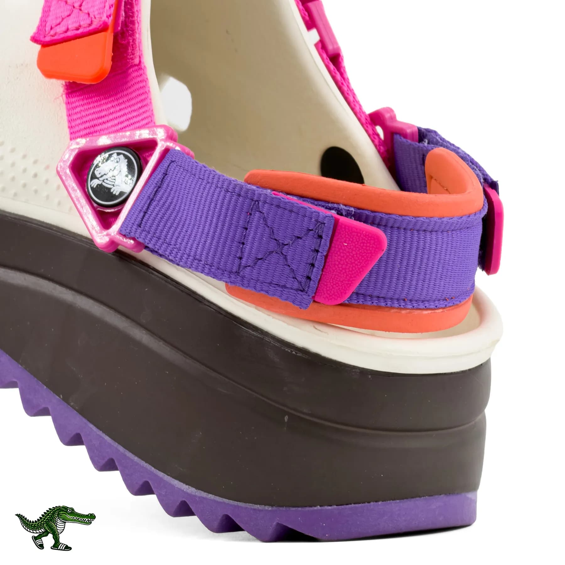کراکس هایکر سولارایزد سفید مشکی بند سرخابی زنانه | Crocs Classic Hiker — تصویر ۷