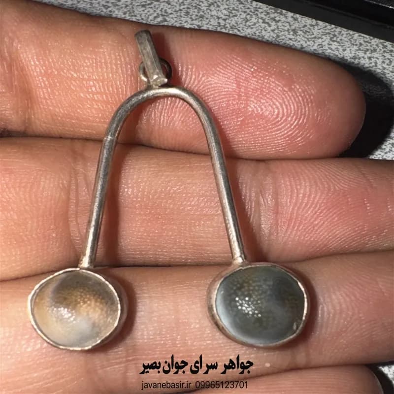 گردنبند مهره مار جفتی با قاب نقره دست‌ساز