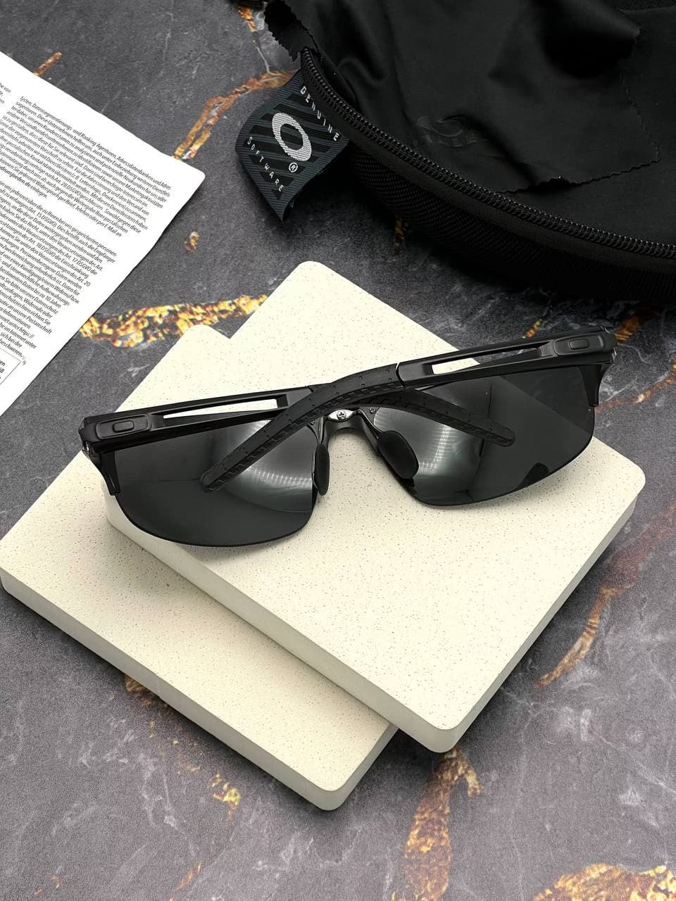 عینک آفتابی اوکلی مدل OAKLEY OO6112 — تصویر ۳
