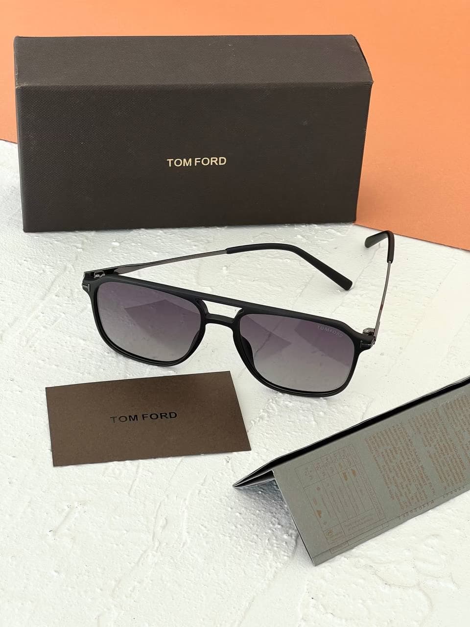 عینک آفتابی تامفورد مدل Tom Ford TF2162 — تصویر ۷