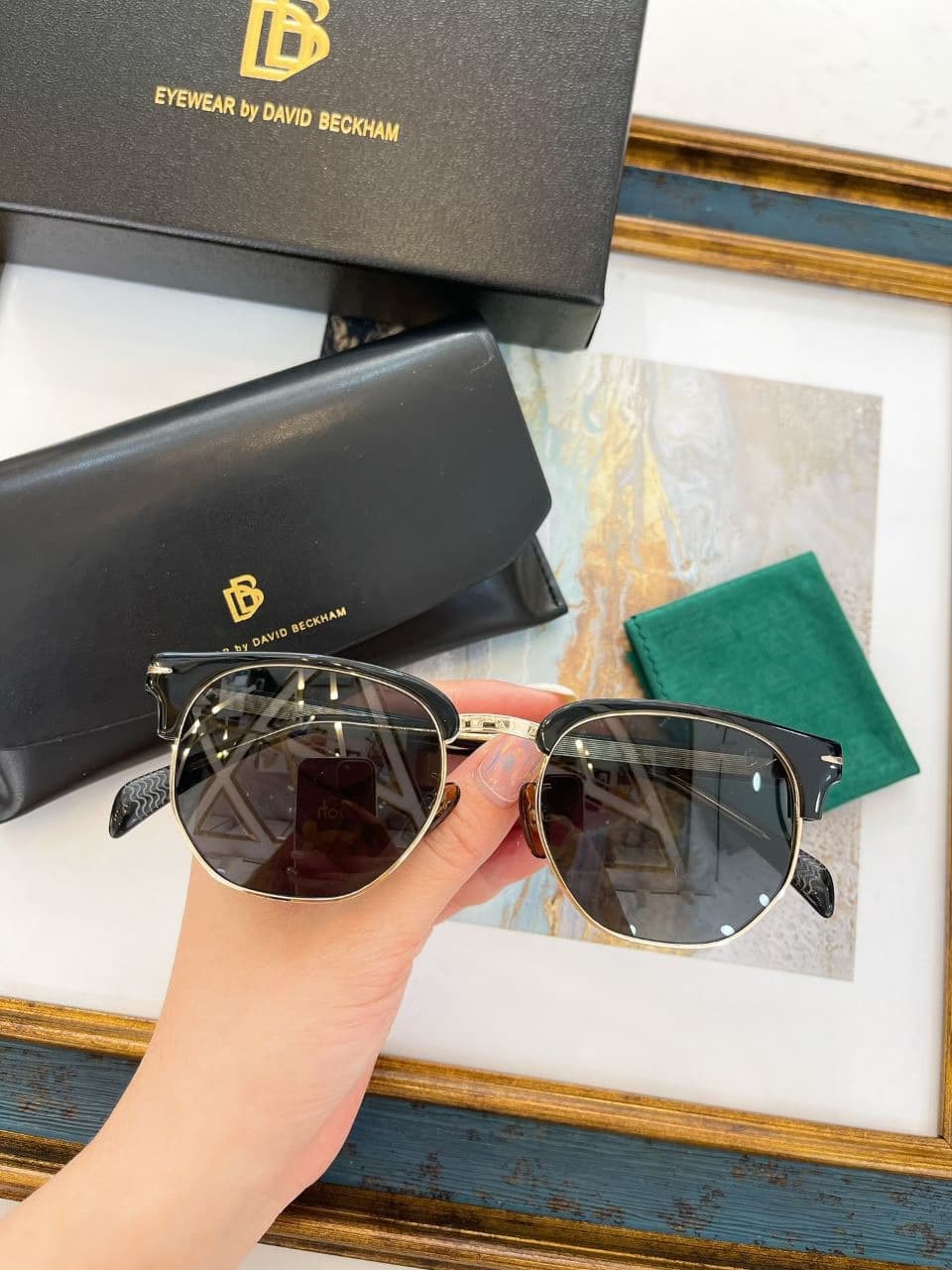 عینک آفتابی دیوید بکهام مدل DAVID BECKHAM DB7055 — تصویر ۳