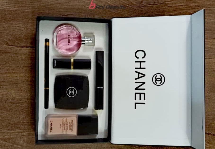 ست آرایشی شنل 6 محصول Chanel Make Up Set — تصویر ۳