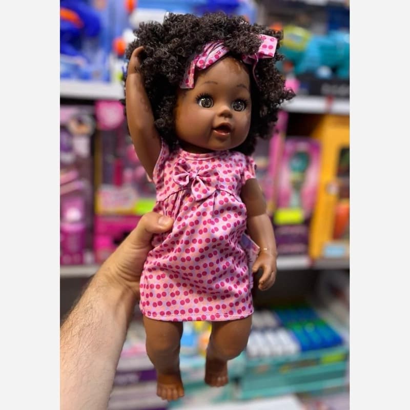 عروسک دخترانه سیاه پوست می می بیبی MayMay Baby مدل 960W موزیکال با موهای فر — تصویر ۲