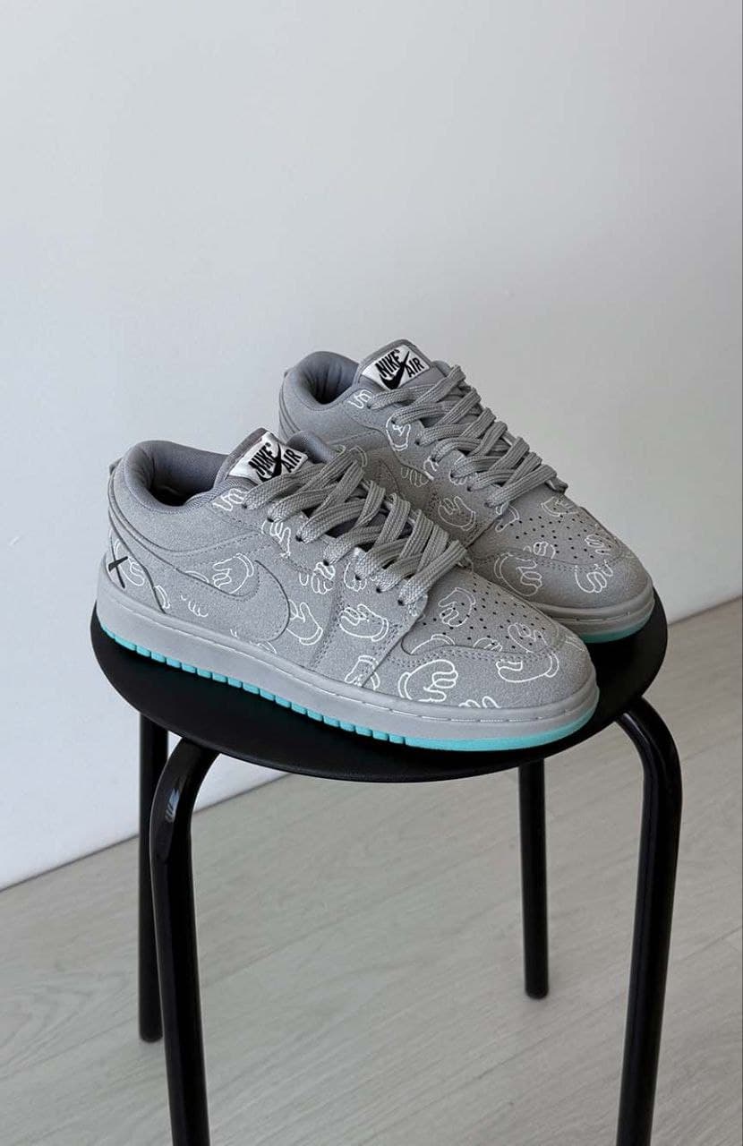 نایک جردن ۱ بدون ساق تراویس اسکات کواز طوسی Nike air jordan 1 low Travis Scott kaws gray