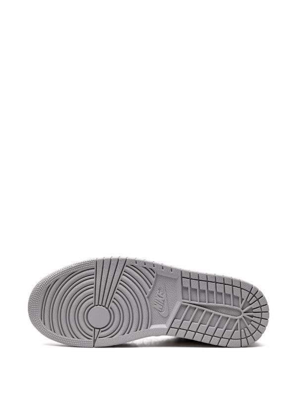 نایک ایر جردن ۱ بدون ساق طوسی قرمز Nike air jordan 1 low Light Smoke grey Gym Red — تصویر ۳