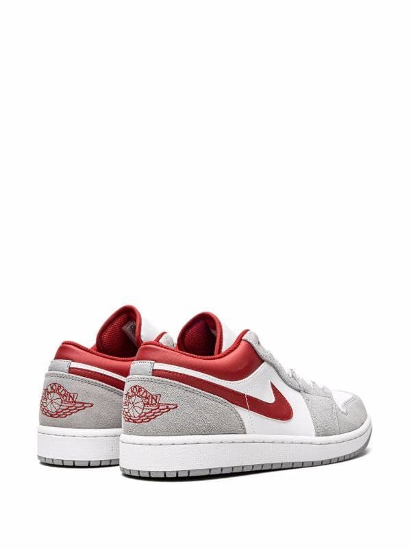 نایک ایر جردن ۱ بدون ساق طوسی قرمز Nike air jordan 1 low Light Smoke grey Gym Red — تصویر ۴