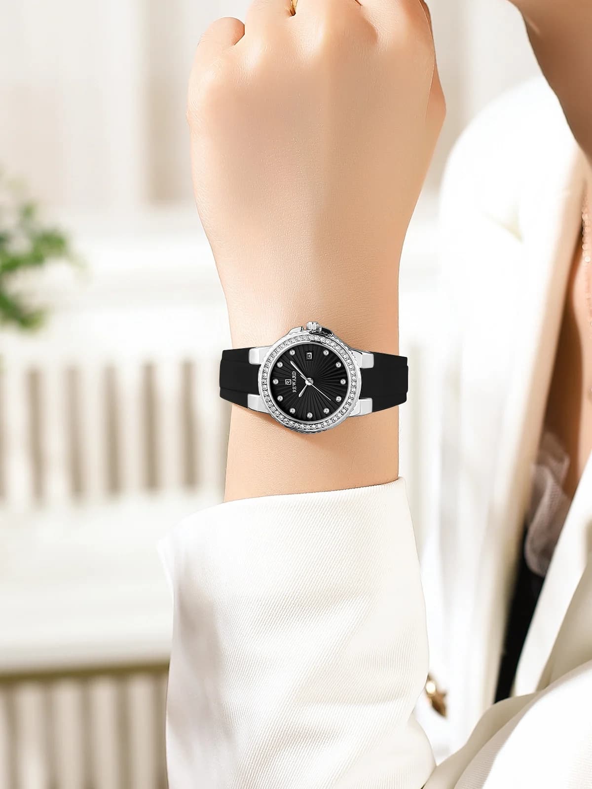 ساعت مچی عقربه ای زنانه ریوارد مشکی مدل RD231780LG — تصویر ۲