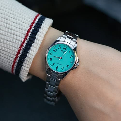 ساعت مچی کیو اند کیو زنانه C37A-020PY — تصویر ۲