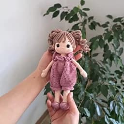 عروسک و اسباب بازی بافتنی دختر نیلو با موهای خرگوشی — تصویر ۵