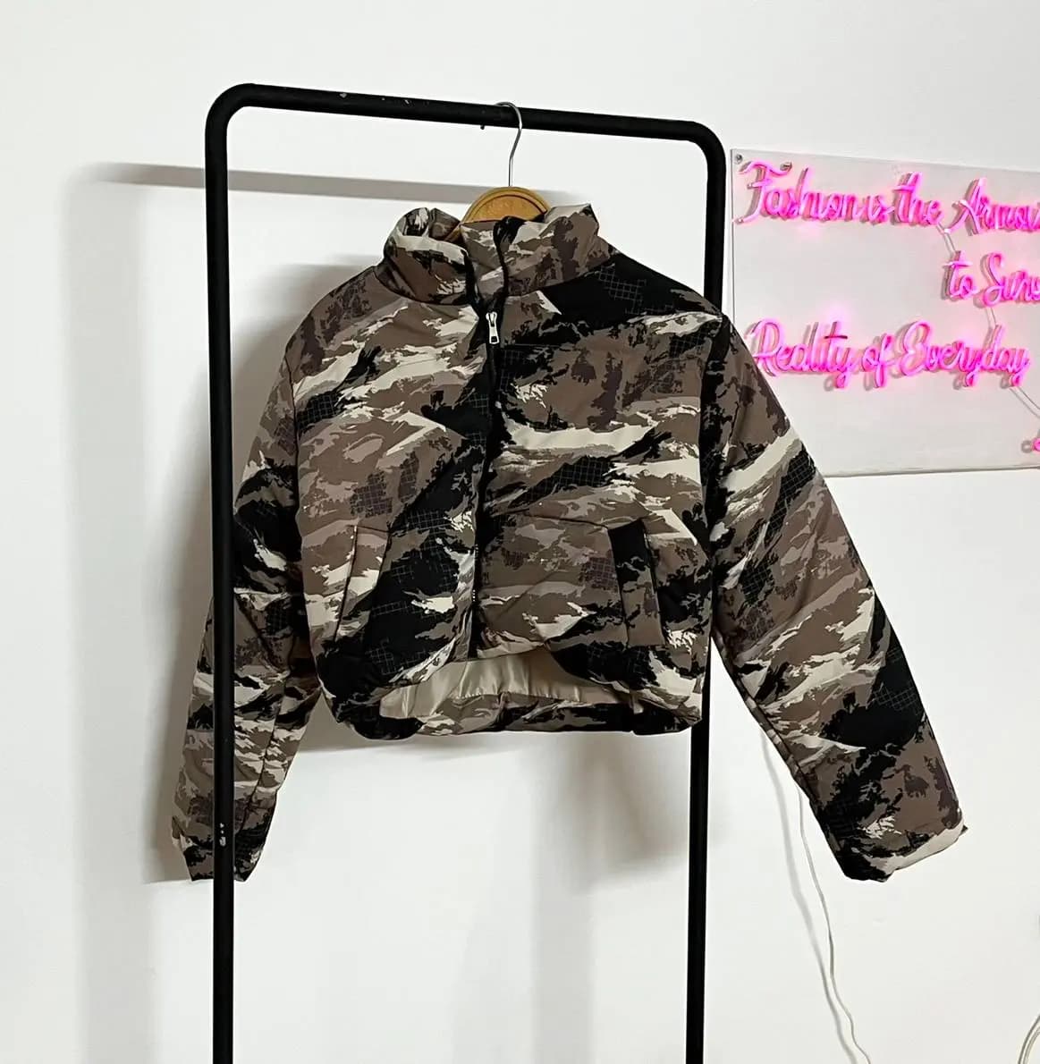 کاپشن پفی camouflage — تصویر ۴