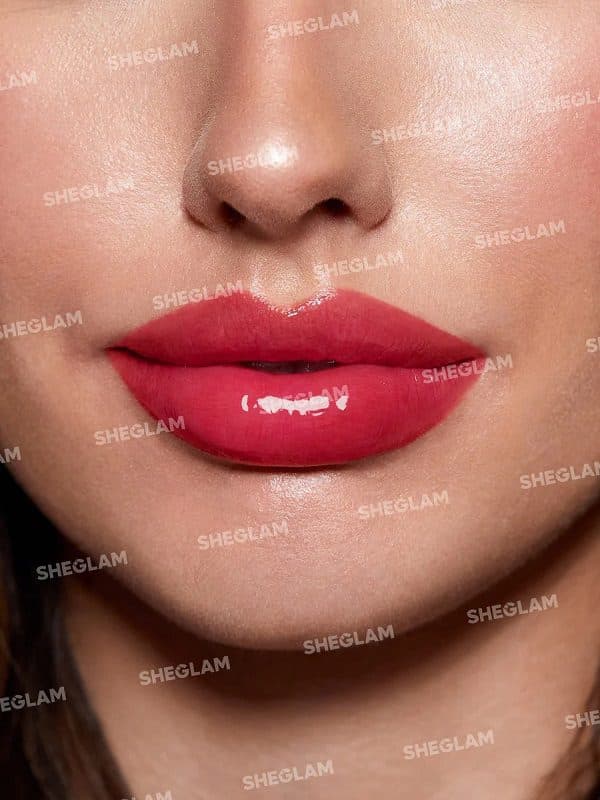 برق لب POUT PILLOW CUSHION رنگ BEAUTY SLEEP شیگلم SHEGLAM — تصویر ۳