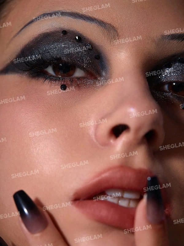 گلیتر ژل CORPSE BRIDE COLLECTION GHOSTLY رنگ UNDERWORLD شیگلم SHEGLAM — تصویر ۳
